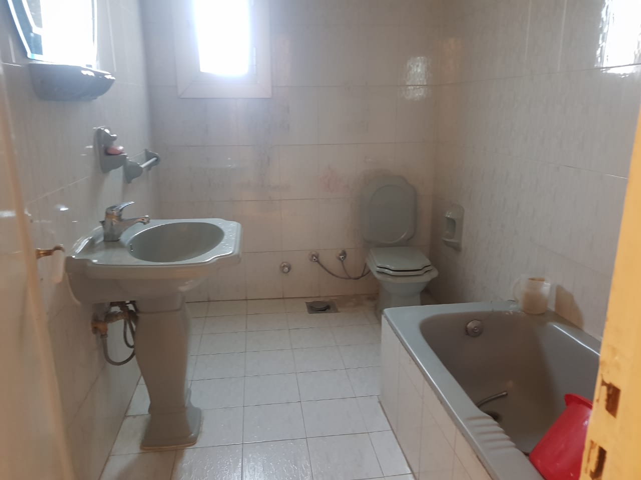  بيع عقارات ومبانى