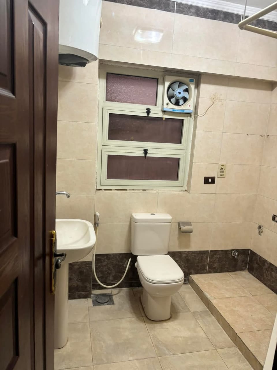  بيع عقارات ومبانى