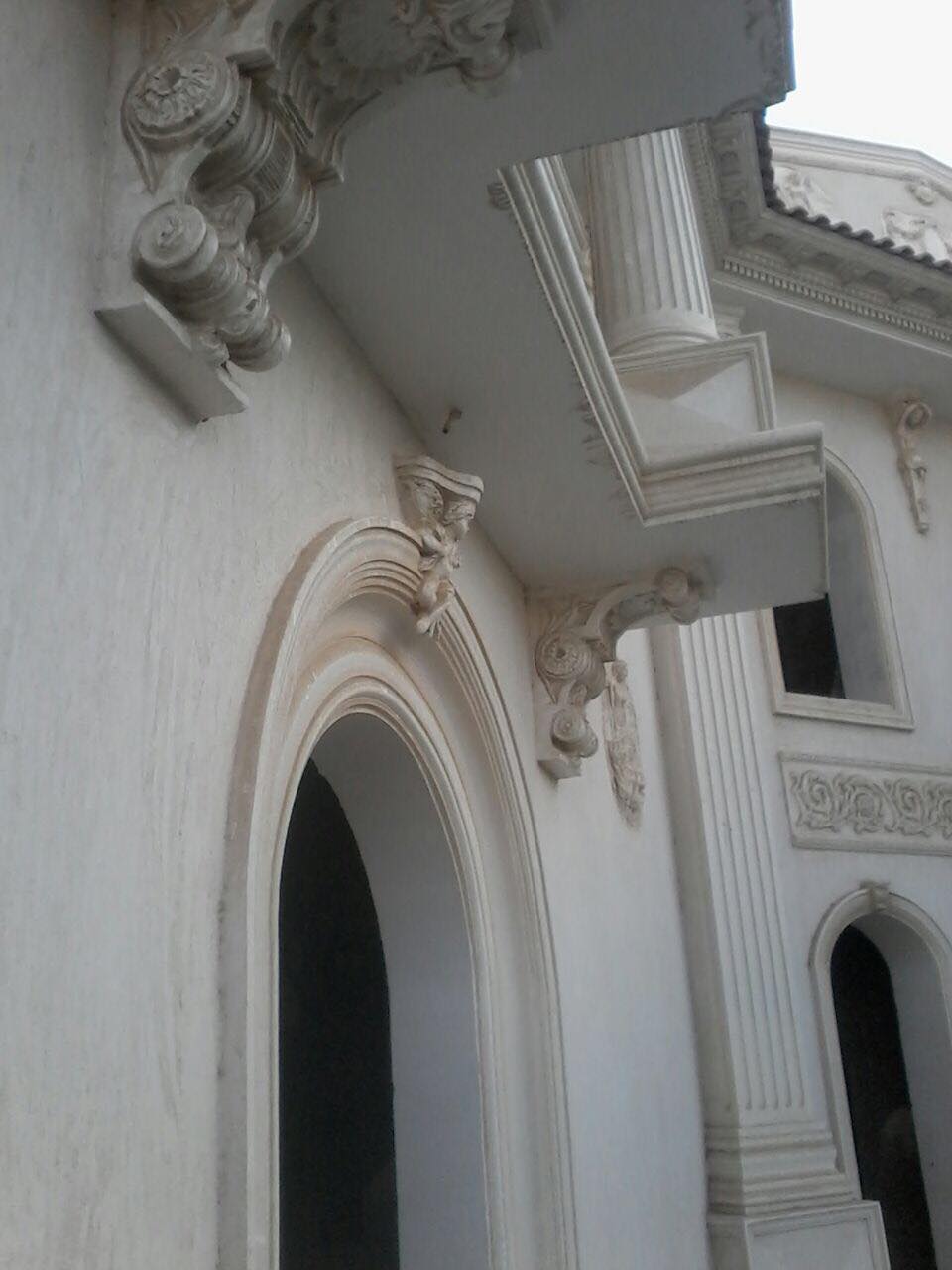  بيع عقارات ومبانى