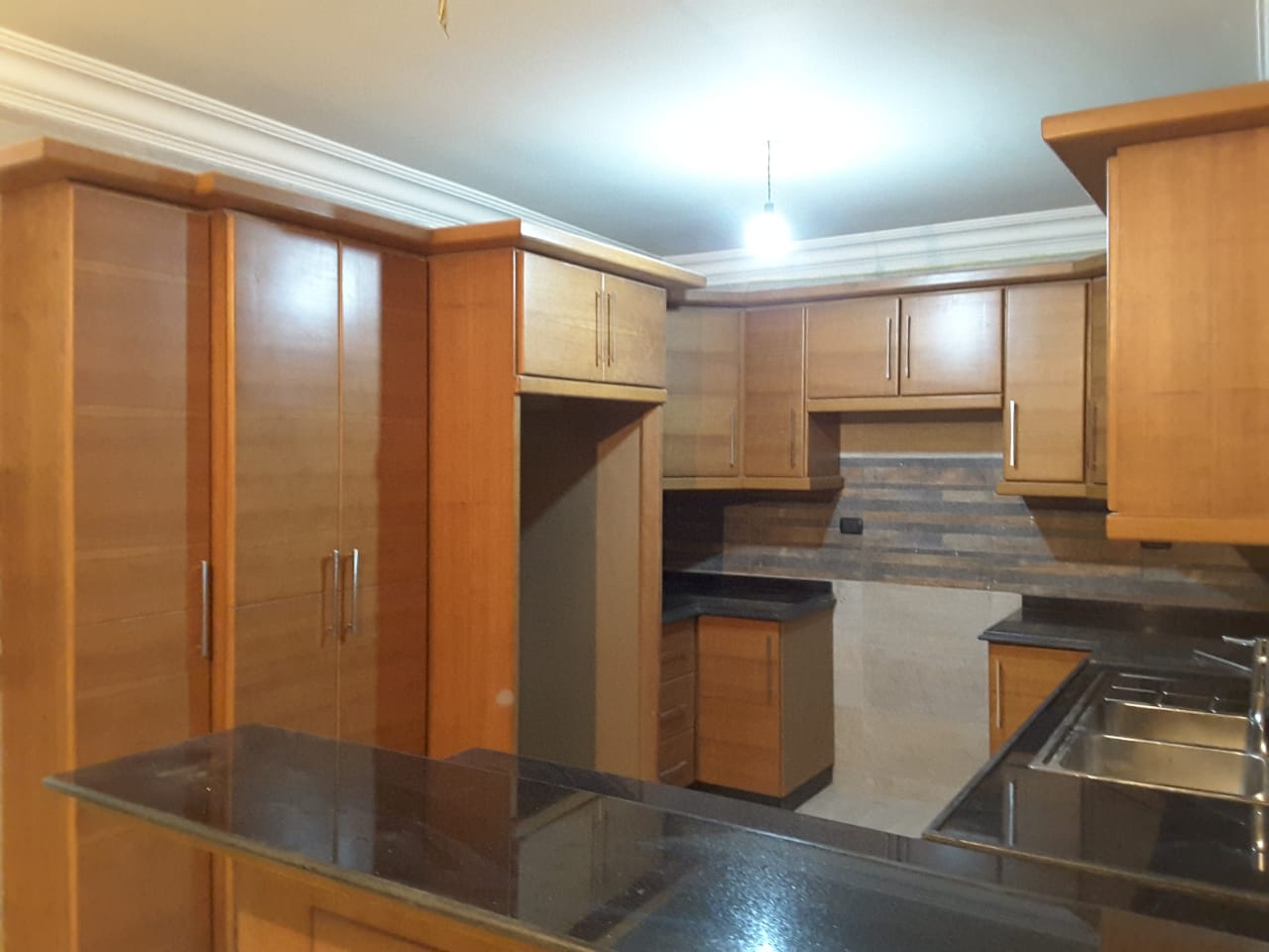  بيع عقارات ومبانى