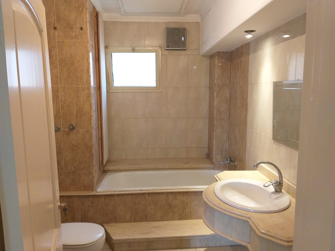  بيع عقارات ومبانى