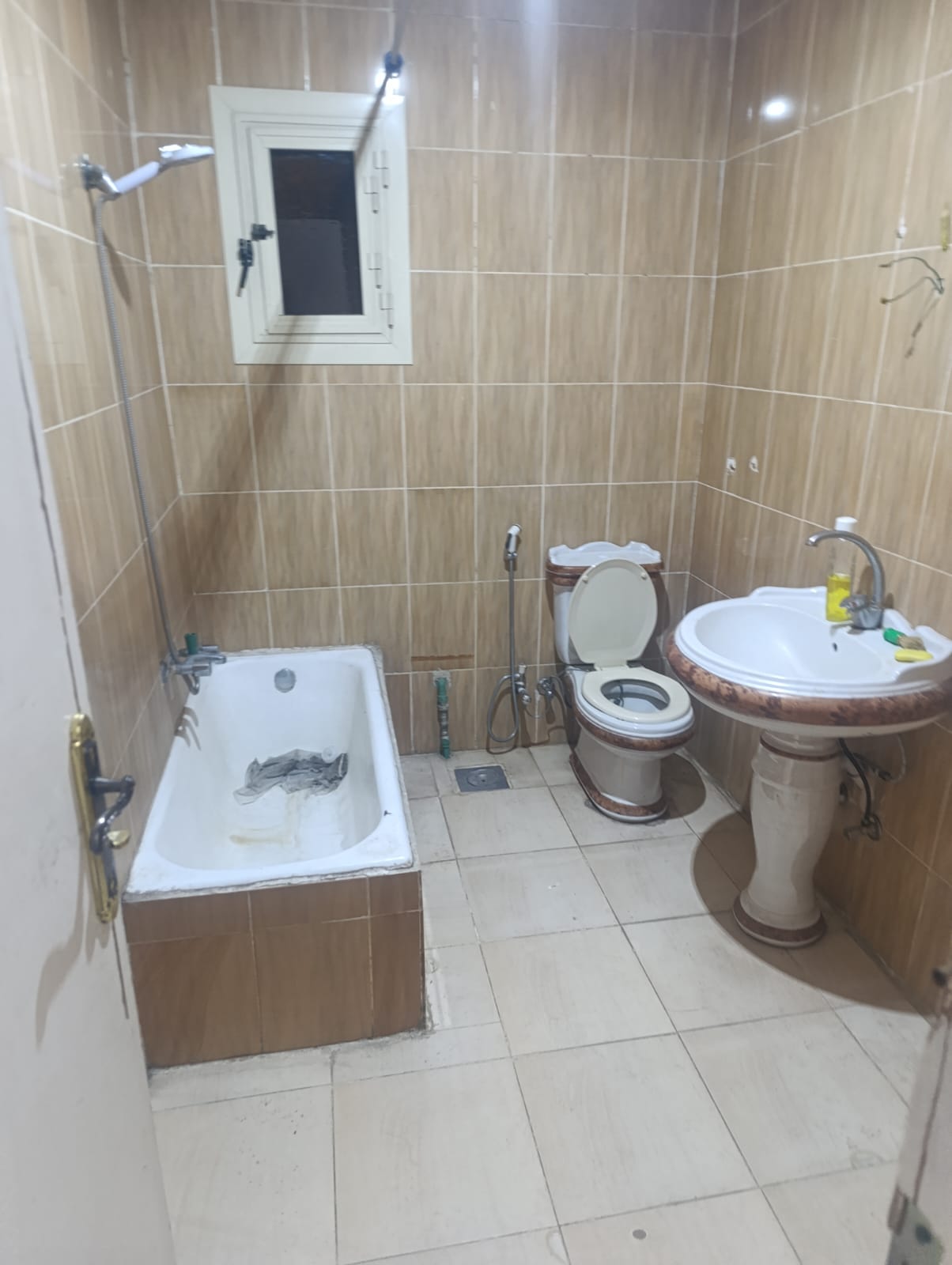  بيع عقارات ومبانى