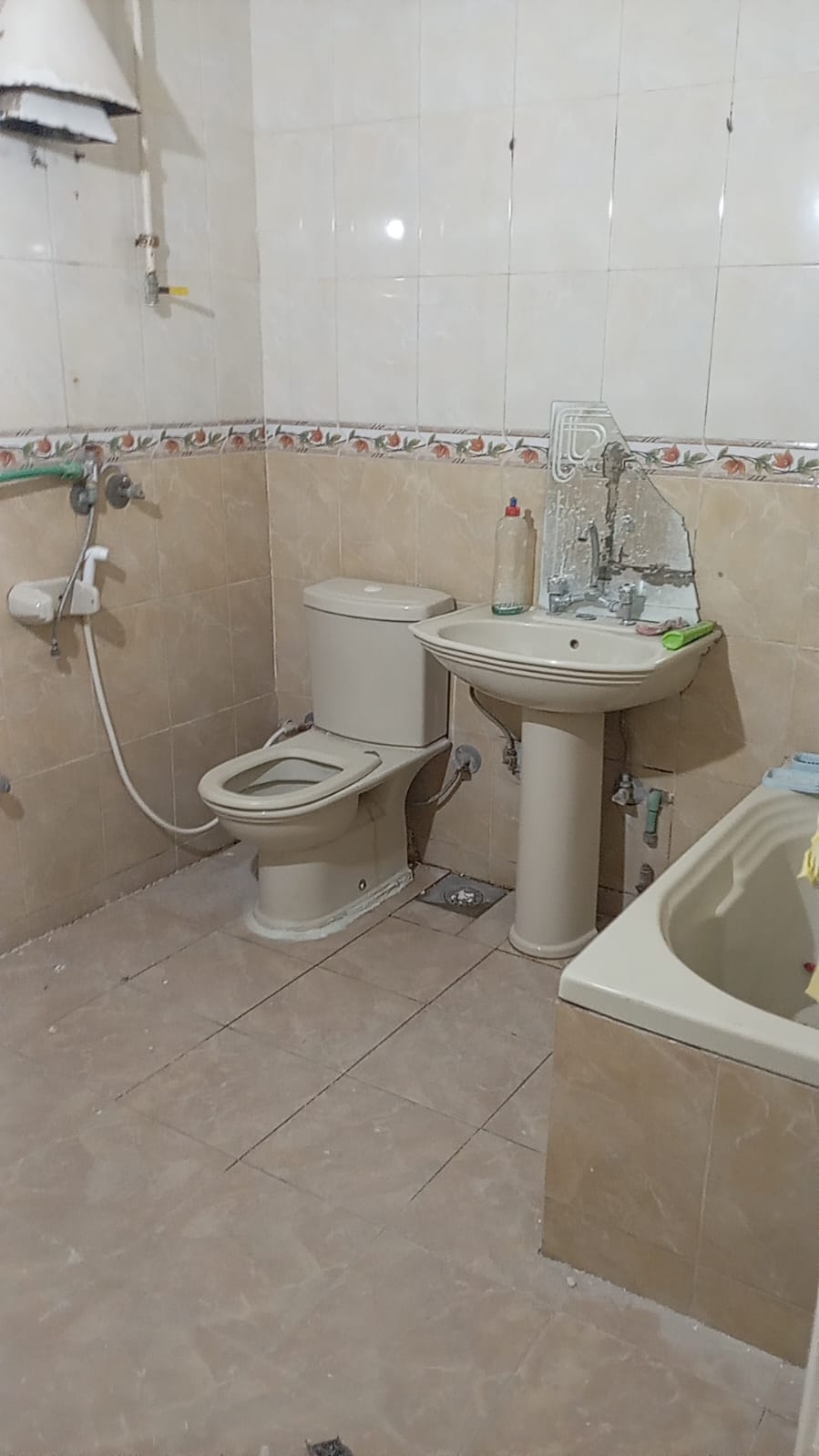 بيع عقارات ومبانى