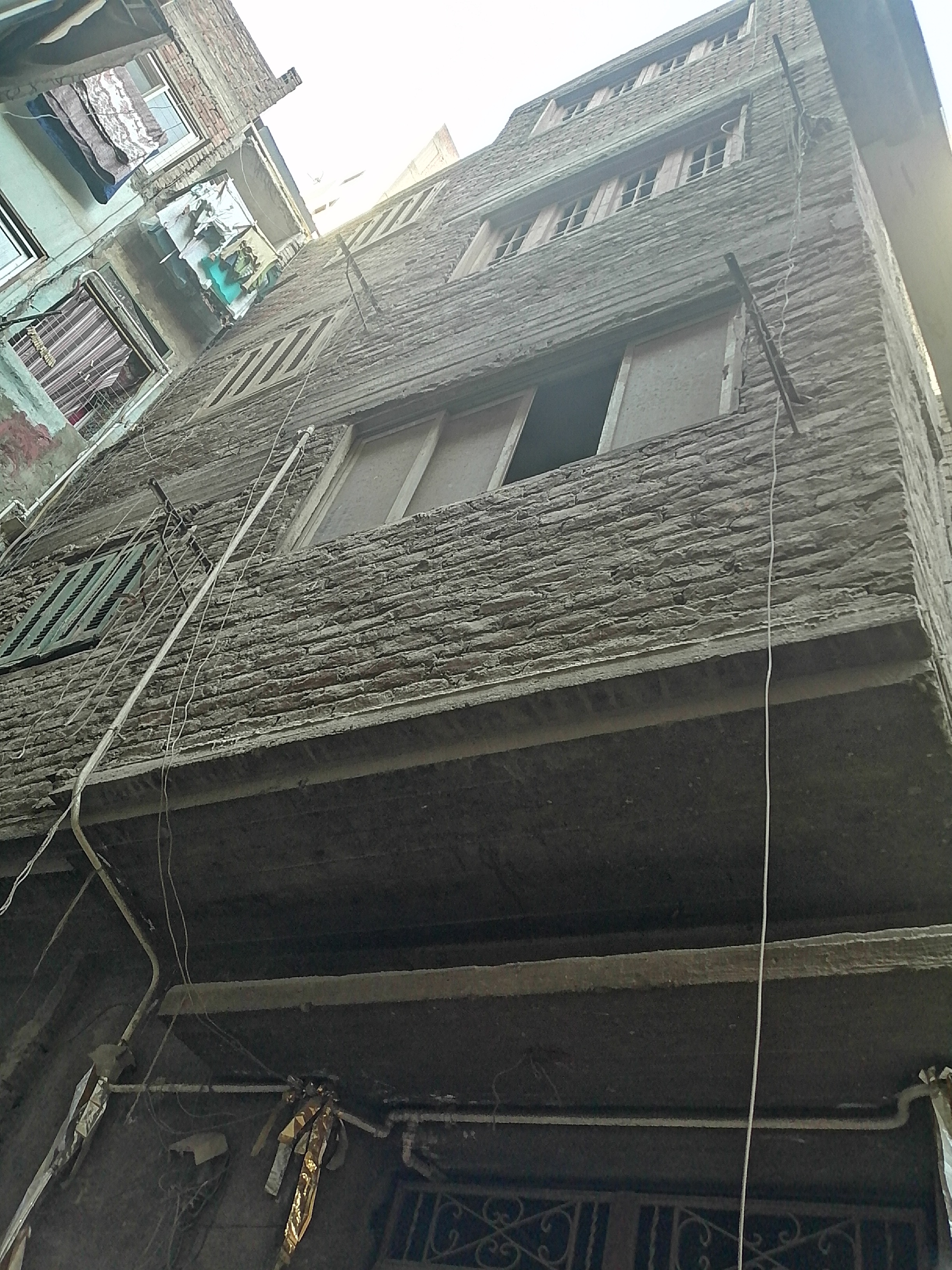  بيع عقارات ومبانى