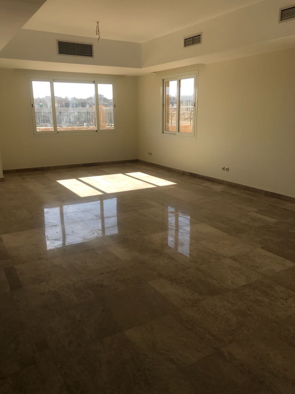  بيع عقارات ومبانى