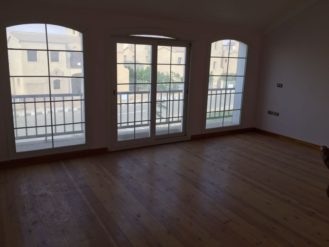  بيع عقارات ومبانى